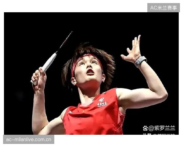 羽毛球四强对决：劈吊突击应变极强，激情碰撞，谁能称霸？